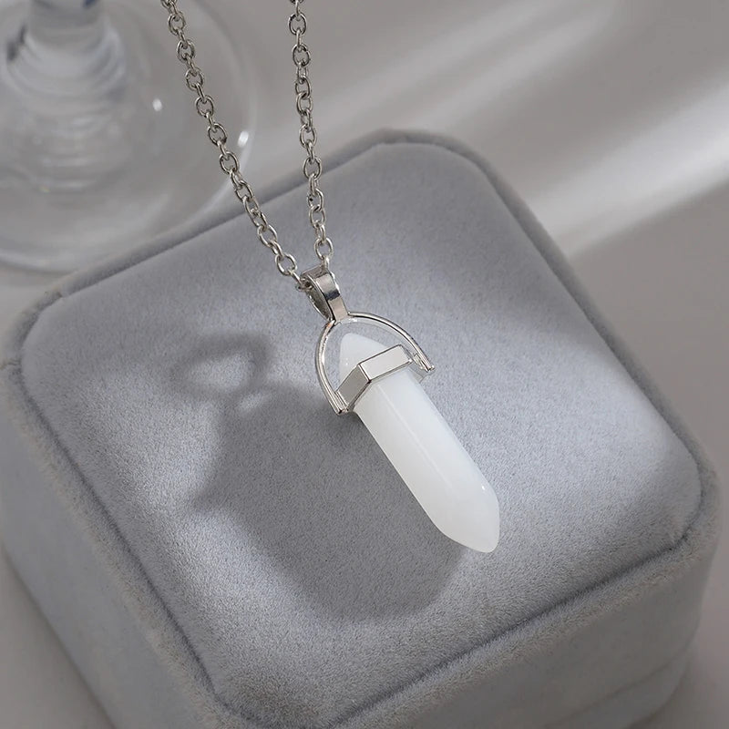 Juego de 2 unidades de collares magnéticos con colgante de corazón y columna hexagonal luminosa, de piedra natural, con colgante geométrico, para parejas, regalos de joyería