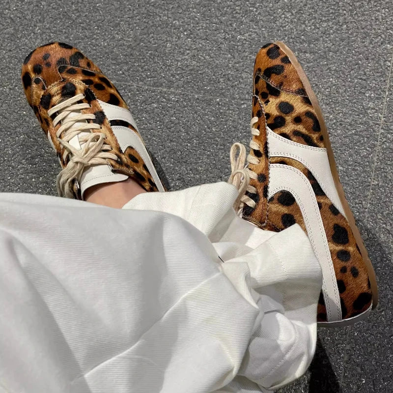 Damesko i ekte skinn, damesko, moteriktig retro, leopardtrykk, tyske treningssko, sportssko, fritidssko