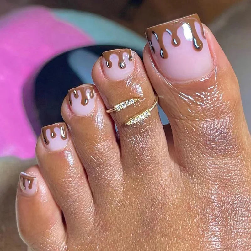 Flores Blancas Uñas Postizas Artificiales Francesas Nude Rosa Uñas Falsas para Pies con Pegamento Uñas Postizas Cortas Planas para Pies al por Mayor