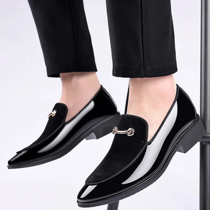 Zapatos de vestir para hombre, de fiesta, negros de lujo, de cuero formal, sin cordones, de charol, de negocios informales, mocasines, talla grande