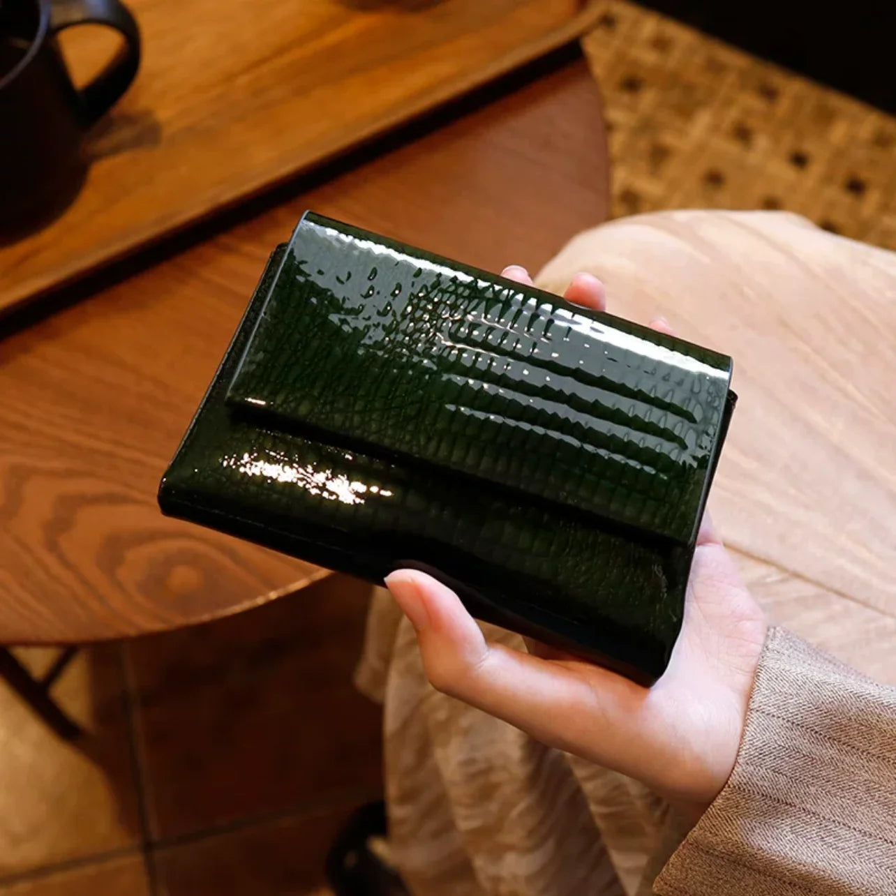 Cartera de lujo para mujer de cuero charol, estilo euro-americano, monedero, cartera de diseñador de piel de vaca con patrón de cocodrilo, compacta y de alta calidad.