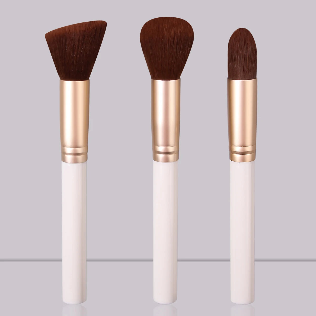 3PCS Makeup Brush Set: Angled contouring Brush/Round Head Blush Brush/Concealer and smudge Brush - Beginner's makeup tools