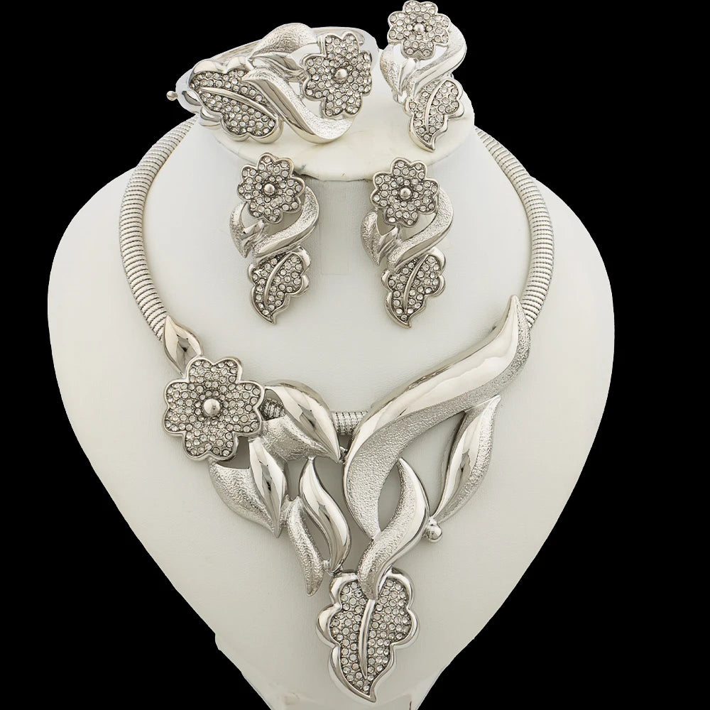 Conjunto de Joyería de Lujo con Flores – Elegancia en Color Oro de 18K para Novias y Ocasiones Especiales