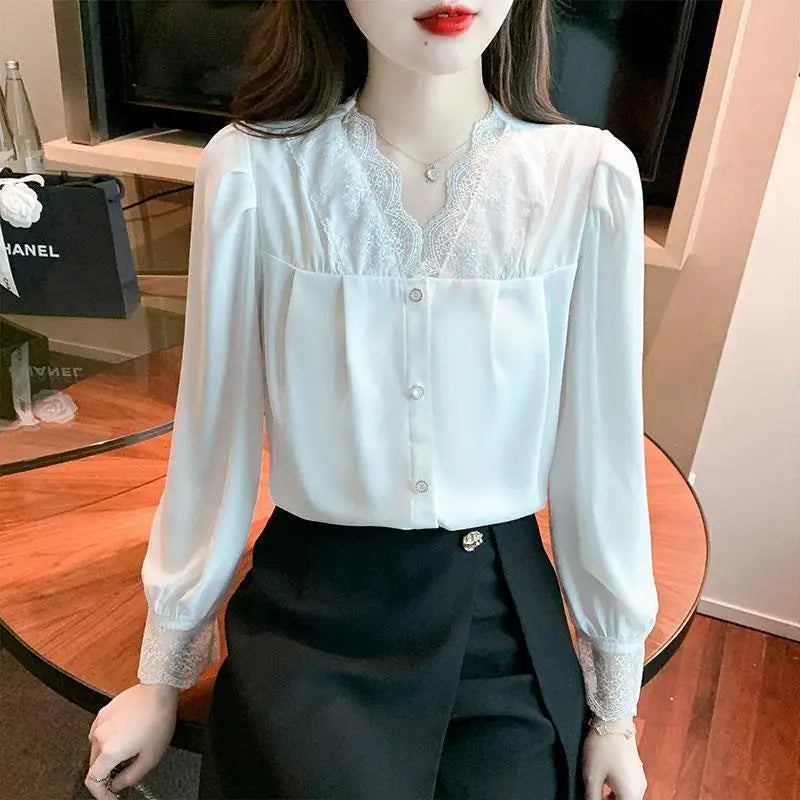 Ropa de Mujer Blusa Blanca de Gasa Primavera Nueva con Cuello en V Detalle de Encaje Diseño Único de Alta Gama Top Femenino para Superponer