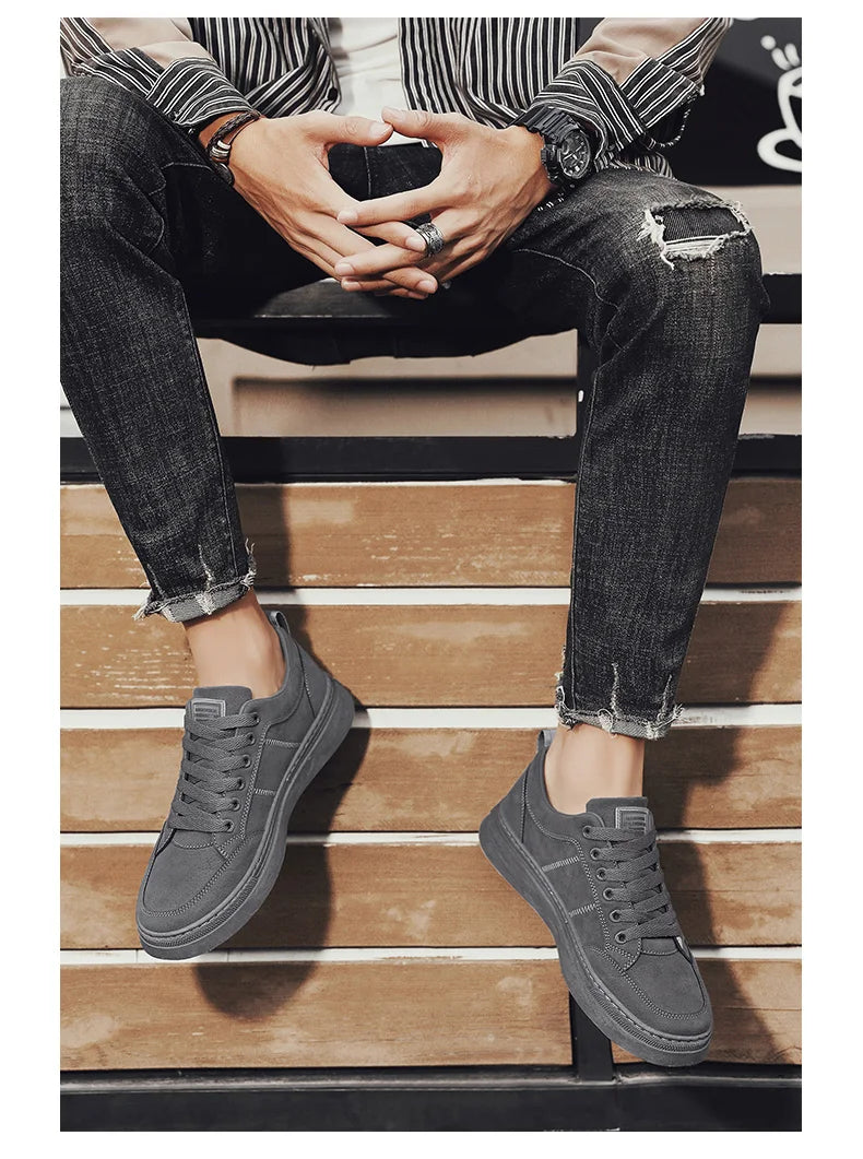 Zapatos de hombre nuevos, zapatos de seguridad de trabajo de primavera, antideslizantes, resistentes al desgaste, versátiles, informales, deportivos, de trabajo, zapatos de tabla para hombre
