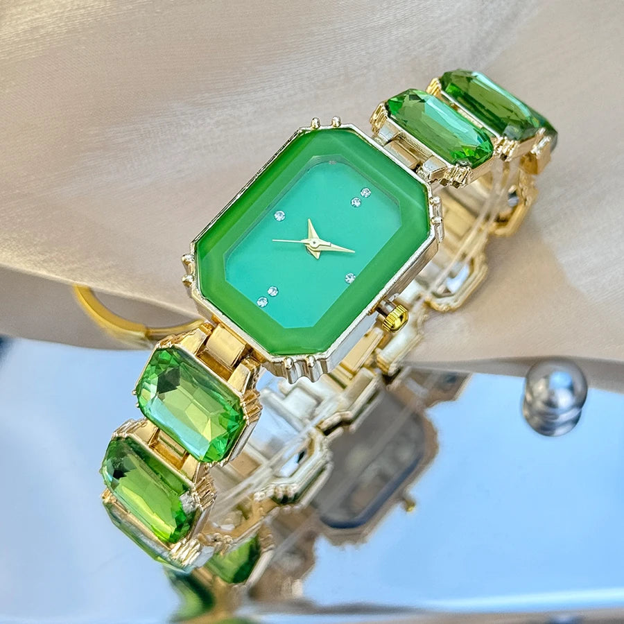 reloj de señora estilo europeo y americano de moda con esfera de diamantes de imitación, caja rectangular de color con cadena de diamantes de imitación, sección grande de mujer