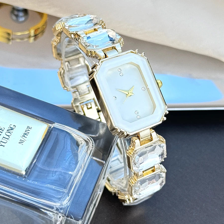 reloj de señora estilo europeo y americano de moda con esfera de diamantes de imitación, caja rectangular de color con cadena de diamantes de imitación, sección grande de mujer