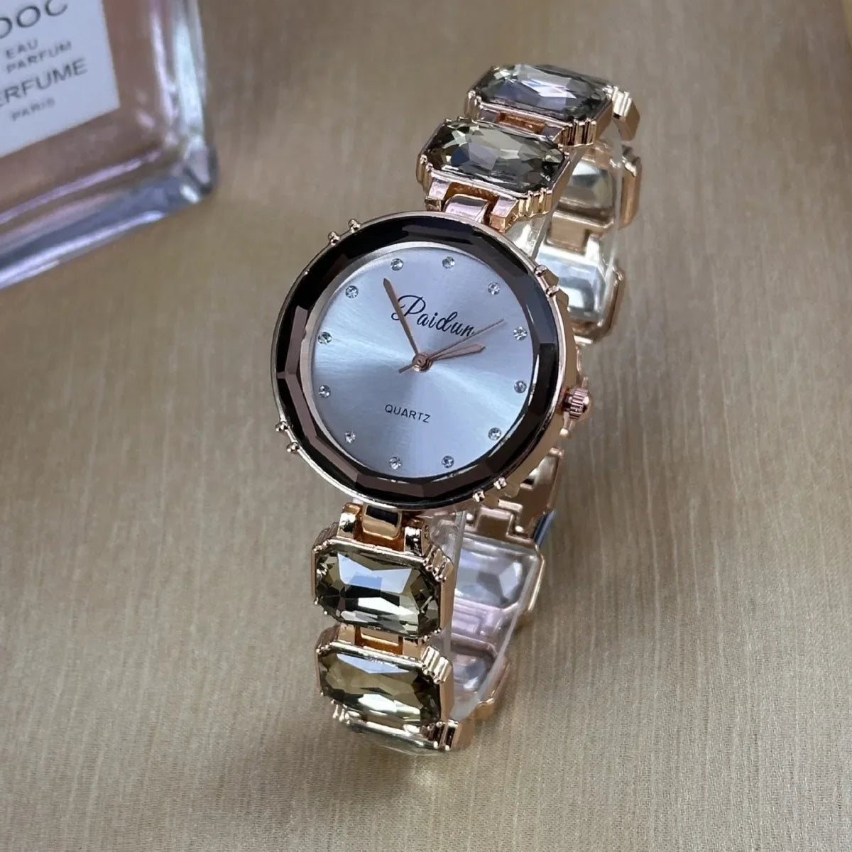 Relojes de pulsera con diamantes grandes, nuevos relojes de cuarzo con esfera redonda para mujer, relojes de lujo para niñas, Dropshipping Reloj Regalos