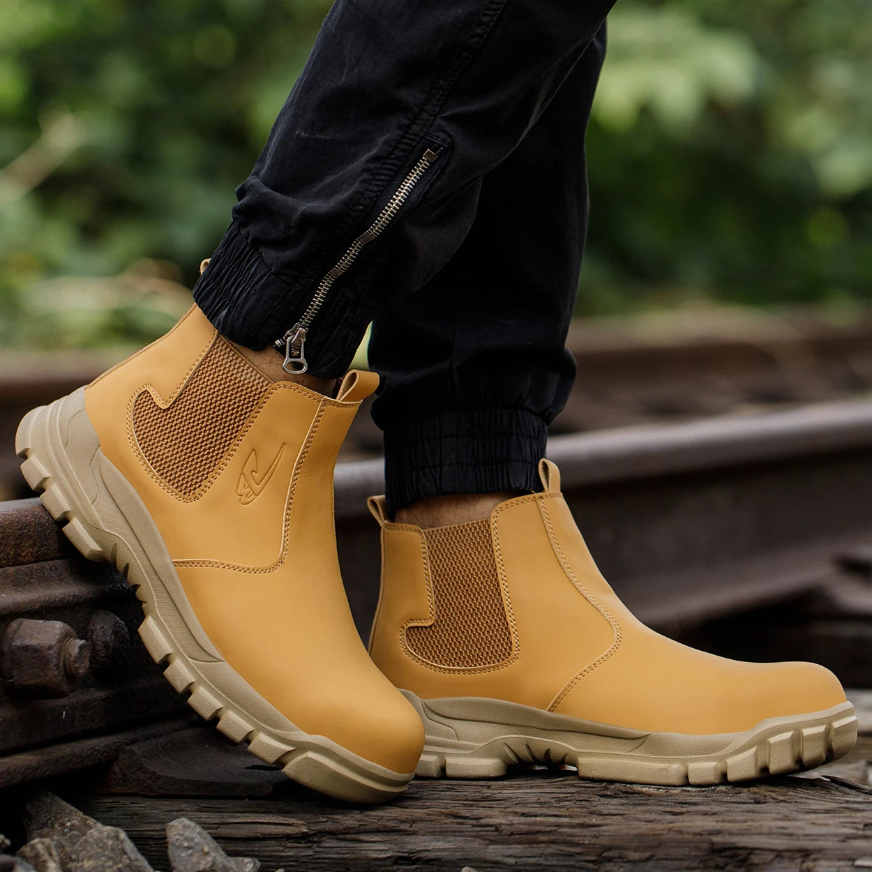 Zapatos de seguridad impermeables para hombre, botas de cuero con punta de acero, calzado masculino, botas de trabajo de construcción indestructibles, color marrón