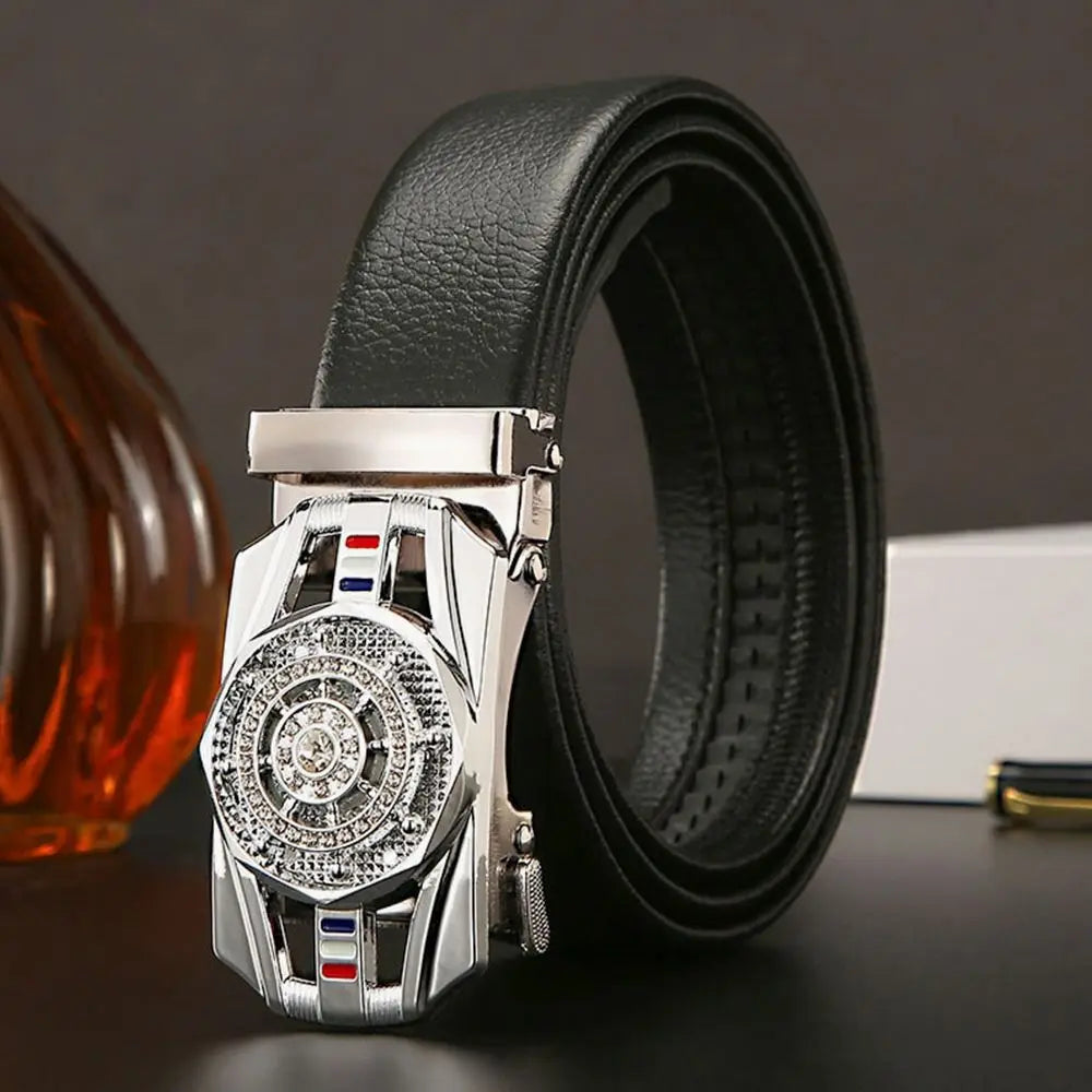 Cinturón de cuero de lujo para hombre – Elegancia dorada con hebilla automática y detalles de pedrería