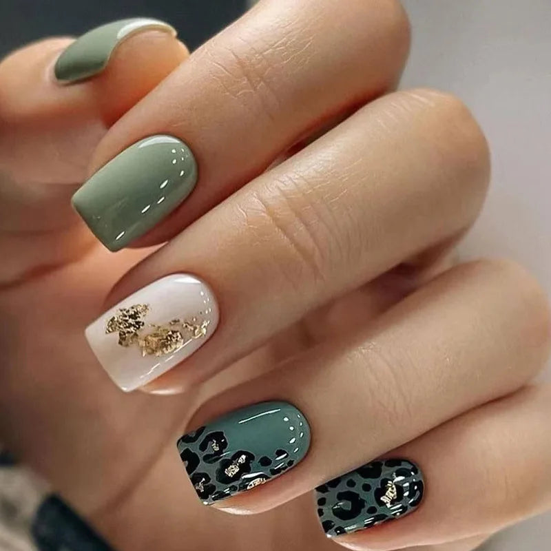 Uñas francesas azules