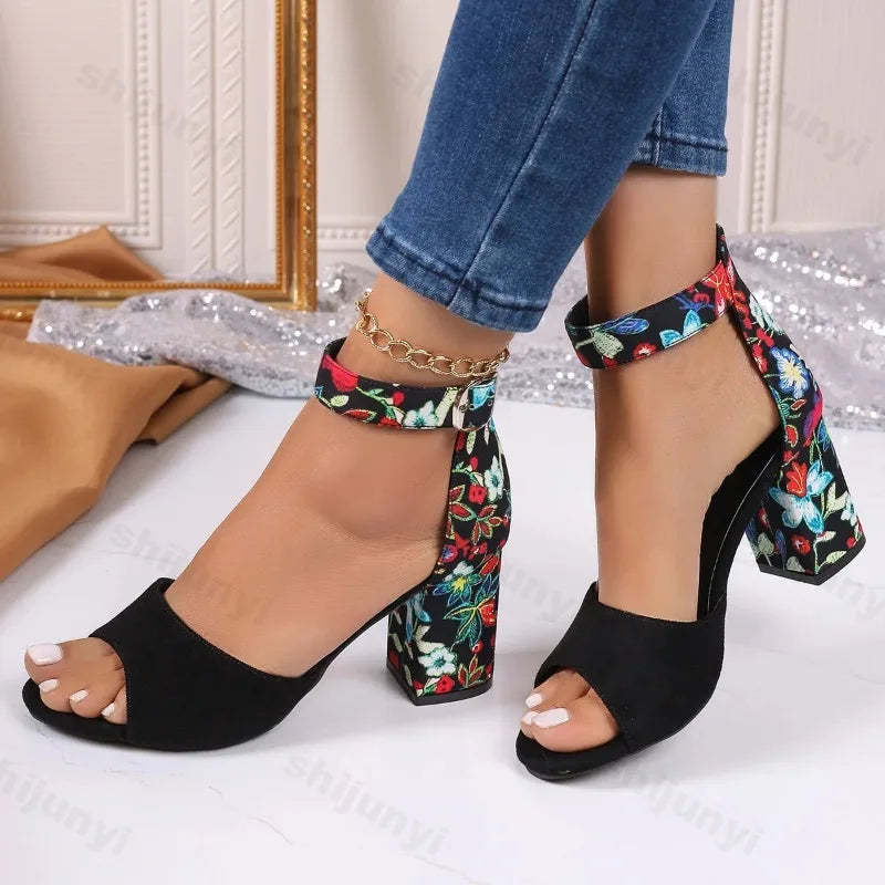 Sandales à talons hauts à fleurs vintage – Chics, confortables et parfaites pour l'été
