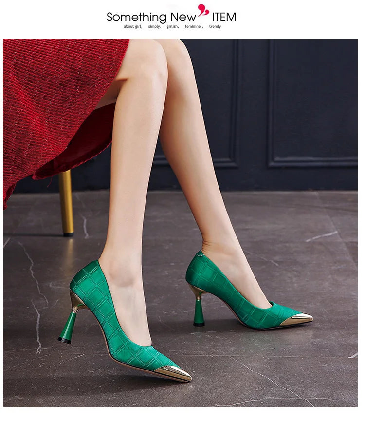 Tacones Finos Puntiagudos de Metal para Mujer Zapatos de Tacón Clásicos Negros para Mujer Zapatos Elegantes de Noche para Fiesta