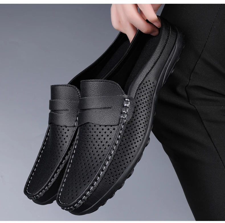 Zapatos de hombre cuatro estaciones nuevos zapatos de cuero de moda ahuecados suela blanda transpirables antideslizantes ligeros de talla grande informales