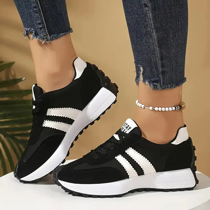 Women Comfortable Sneakers New Spring Autumn Brand Luxury Designer Sneakers Casual Footwear Light Flat Breathable Shoes Women