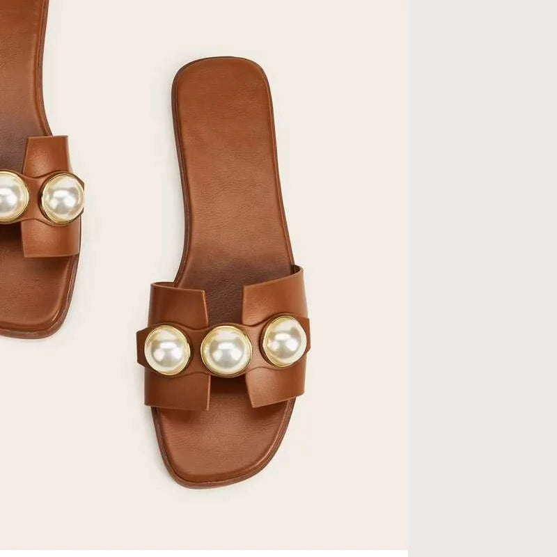 Pantuflas de mujer, nuevas pantuflas planas, zapatos de fiesta, sandalias de perlas a la moda, pantuflas romanas, chanclas para mujer, zapatos de playa casuales a la moda.