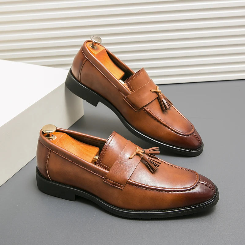 Mocasines de piel para hombre, estilo británico, zapatos de piel sin cordones, ligeros y puntiagudos, casuales, de tendencia juvenil