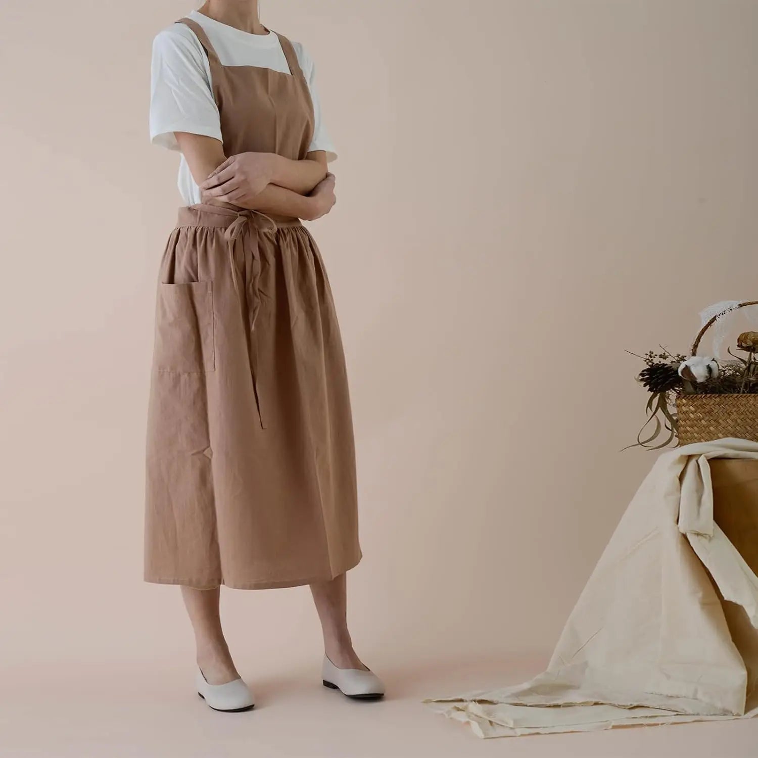 Waterproof Women Girls Vintage Apron Adjustable Gardening Works Cross Back Cotton/Linen Blend Aprons Pinafore Dress