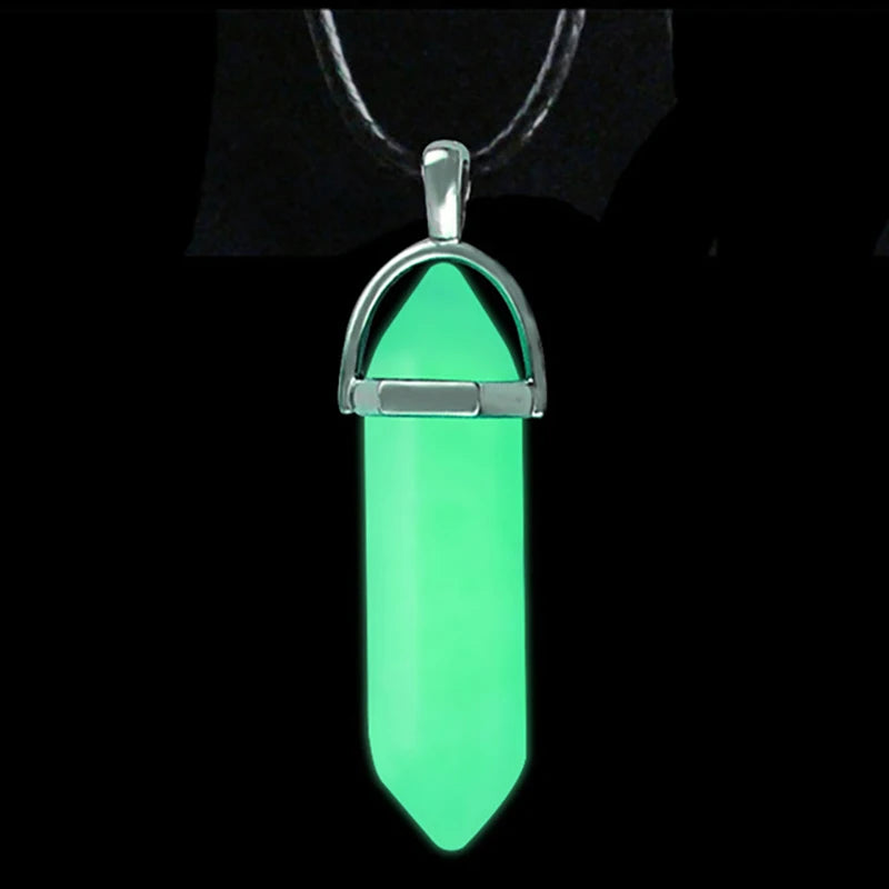 Collar de Columna Hexagonal Fluorescente de Piedra Luminosa Oscura, Cristal Natural que Brilla en la Oscuridad, Colgante de Bala, Joyería de Moda de Cuero, Regalo