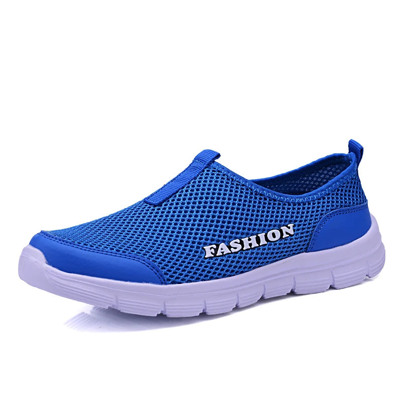 Zapatos casuales de verano para hombre, nuevas zapatillas planas para hombre, talla grande 36-46, de malla, ligeras, transpirables, zapatos sin cordones de agua, mocasines para hombre