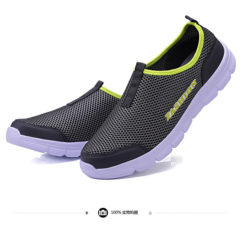 Zapatos casuales de verano para hombre, nuevas zapatillas planas para hombre, talla grande 36-46, de malla, ligeras, transpirables, zapatos sin cordones de agua, mocasines para hombre