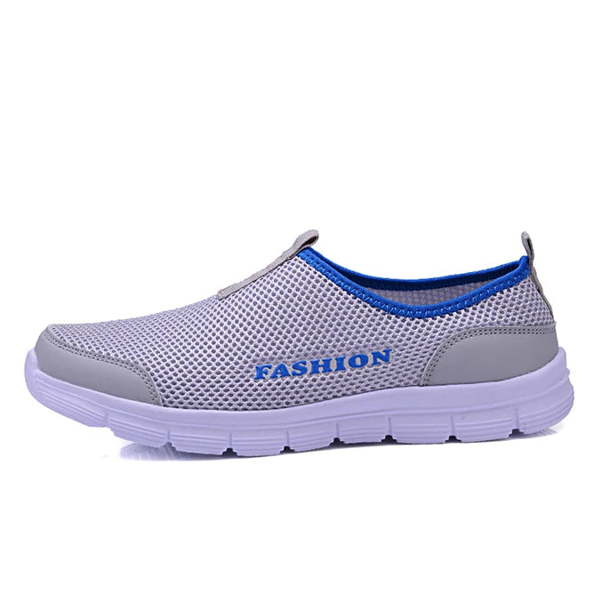 Zapatos casuales de verano para hombre, nuevas zapatillas planas para hombre, talla grande 36-46, de malla, ligeras, transpirables, zapatos sin cordones de agua, mocasines para hombre