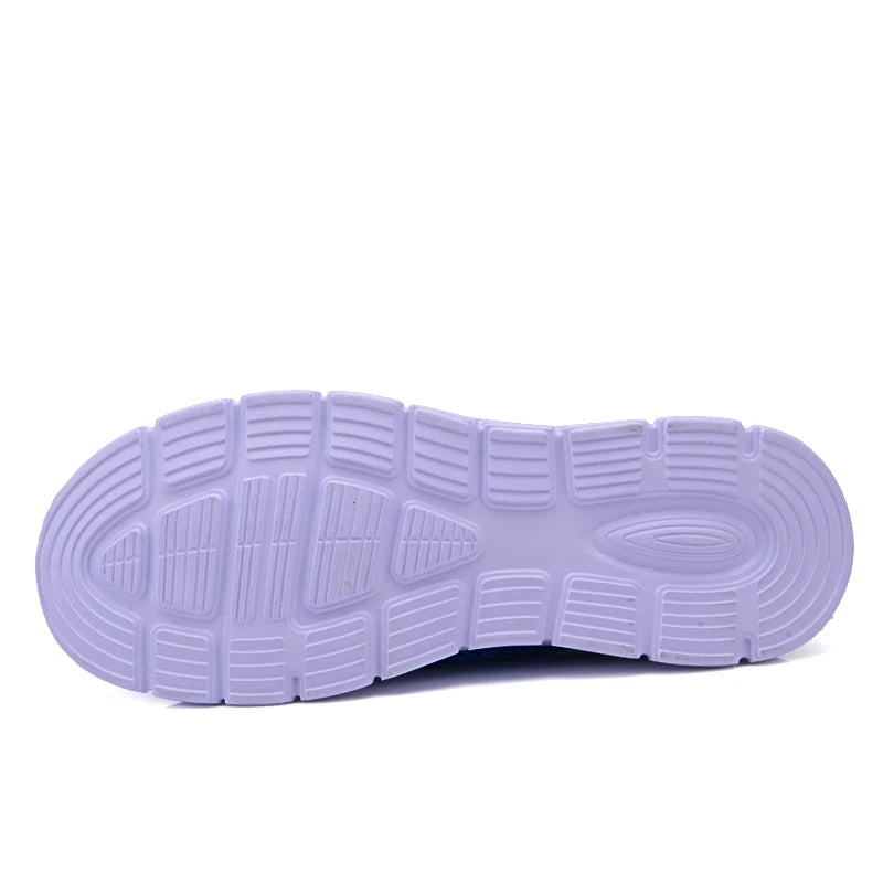 Zapatos casuales de verano para hombre, nuevas zapatillas planas para hombre, talla grande 36-46, de malla, ligeras, transpirables, zapatos sin cordones de agua, mocasines para hombre