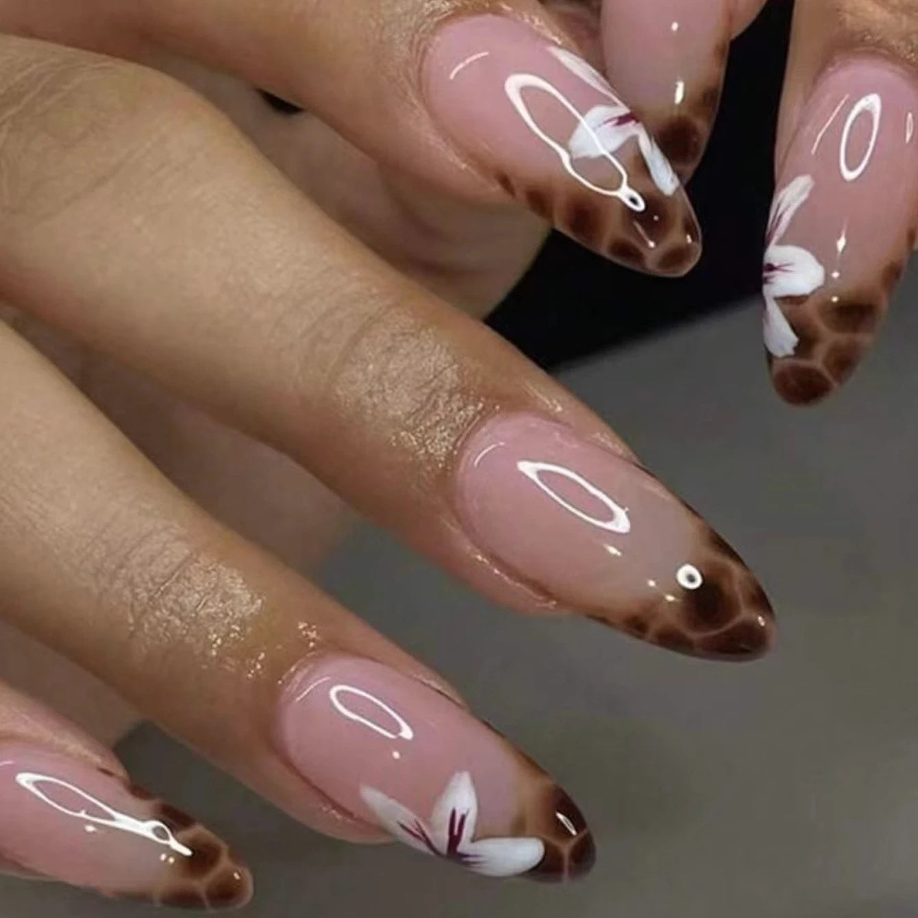 24 pcs short square French simple flower nails +1 nail glue +1 nail file
