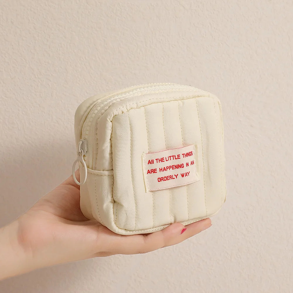Simple Quilted Bag for Girls with High Beauty Makeup Products Storage Small Square Bag Outdoor Portable Makeup Bag