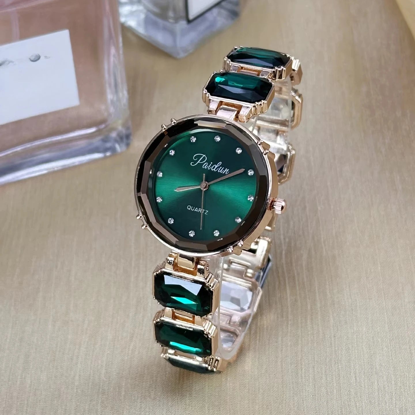 Big Diamond Bracelet Wristwatches New Round Dial Quartz Watches for Women Luxury Girls Clock Dropshipping Reloj Gifts