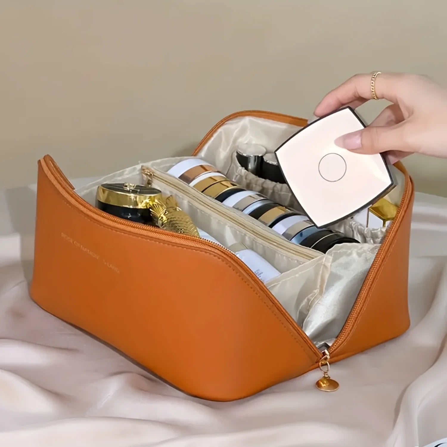 Fashion PU Pillow Cosmetic Bag Portable Travel  Bag Handbag Large Capacity Toiletry Bag Partition Classification Maternal And Ch