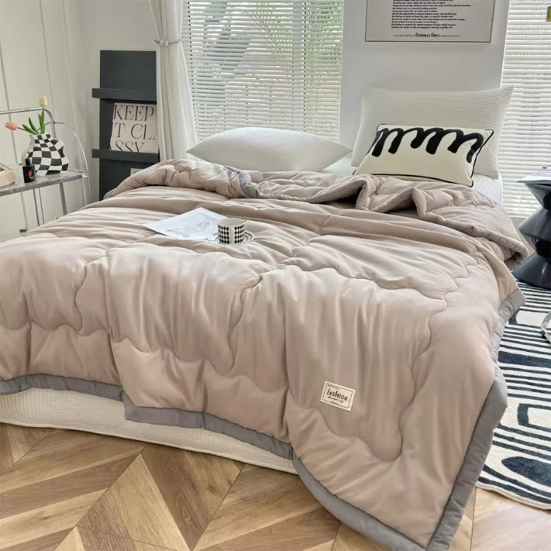 Summer Comforter: Lightweight, Machine - Washable AC Quilt, Suitable for Families, Travelers & Any Bedroom Setup