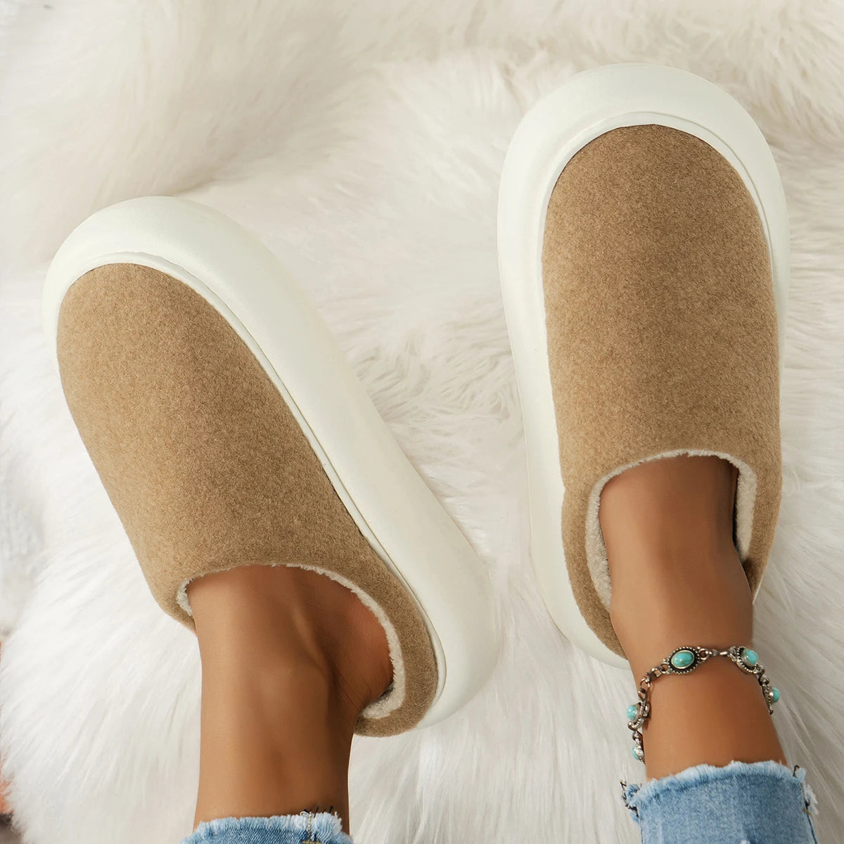 Chaussons d'hiver pour femmes, couleur unie, décontractés, confortables, antidérapants, chauds, en peluche, couvre-orteils, pantoufles à enfiler pour la maison