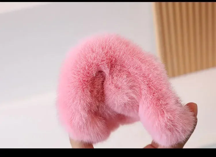 Zapatos cálidos para niños, color liso, versátiles, pantuflas de invierno con pelo para niños y niñas, nuevos zapatos de interior para niños 2025, a la moda, antideslizantes, elegantes.