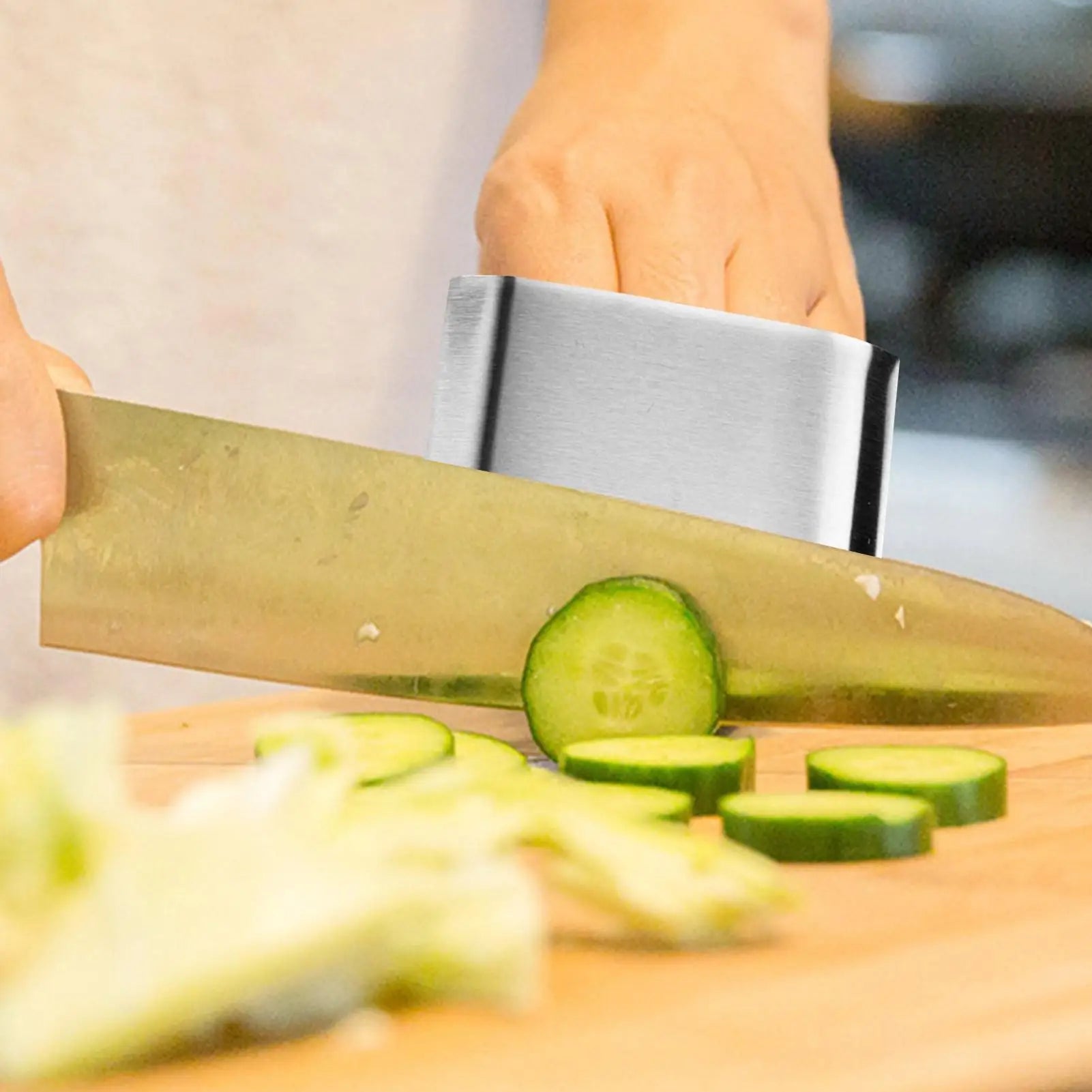 ﻿ Stainless Steel Finger Guards for Cutting, Hand Protector Finger Protector Avoid Injury, Knife Cut Slice Safe Guard