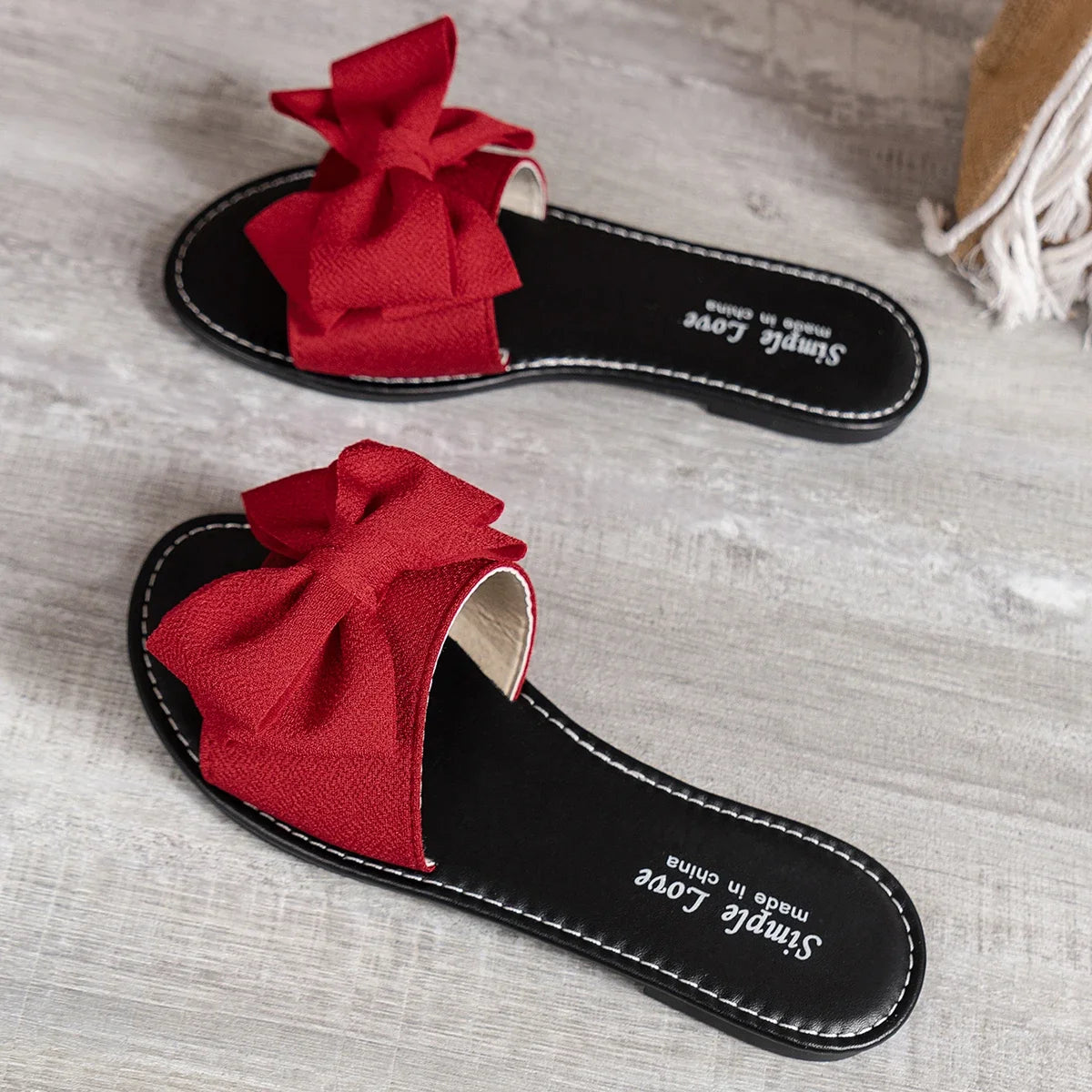 Women Slippers New Fashion Sandals Slides Women Summer Lightweight Shoes for Women Flat Heel Anti-slip Zapatos De Mujer
