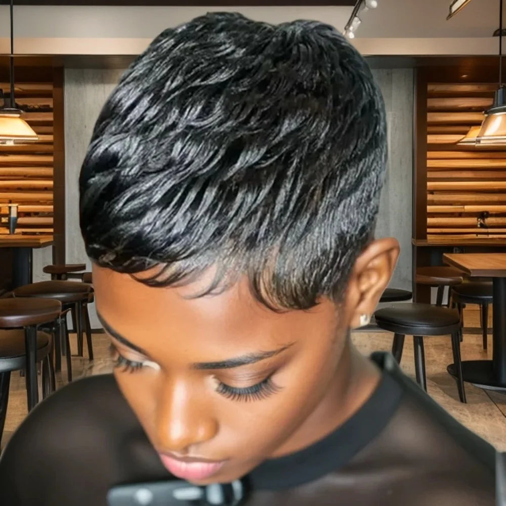 Korte Lagdelte Pixie Cut Full Maskinproduserte Parykker Med Pannelugg Sommerfrisyre Naturlig 1b Farge