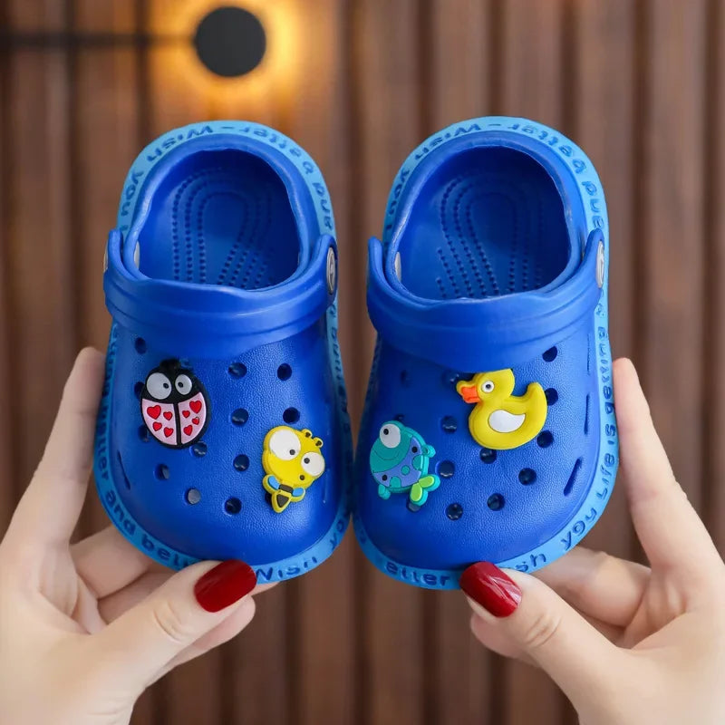 Zapatillas de jardín de verano para niños y niñas, sandalias de playa, ligeras, transpirables, bonitos dibujos animados, pantuflas para bebé