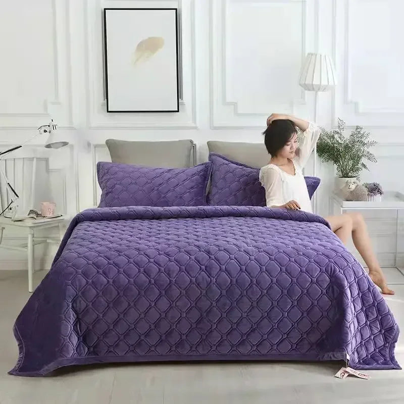 1PC Luxury Bed Cover Thickened Anti-Slip Bed Solid Color Warm Quilted Bedspread Bedding Velvet Comforter Short Plush Sofa Towel