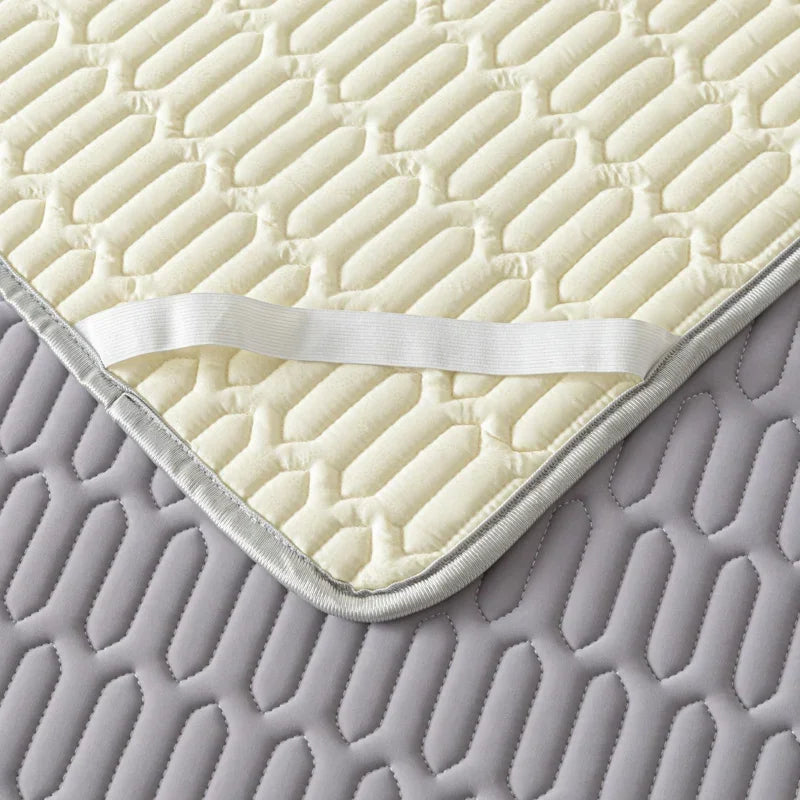 Cooling Bed Sheet Set with Pillowcases Ice Silk & Latex Quilted Breathable Cover Solid Summer Bedding Comfort & Heat Resistance