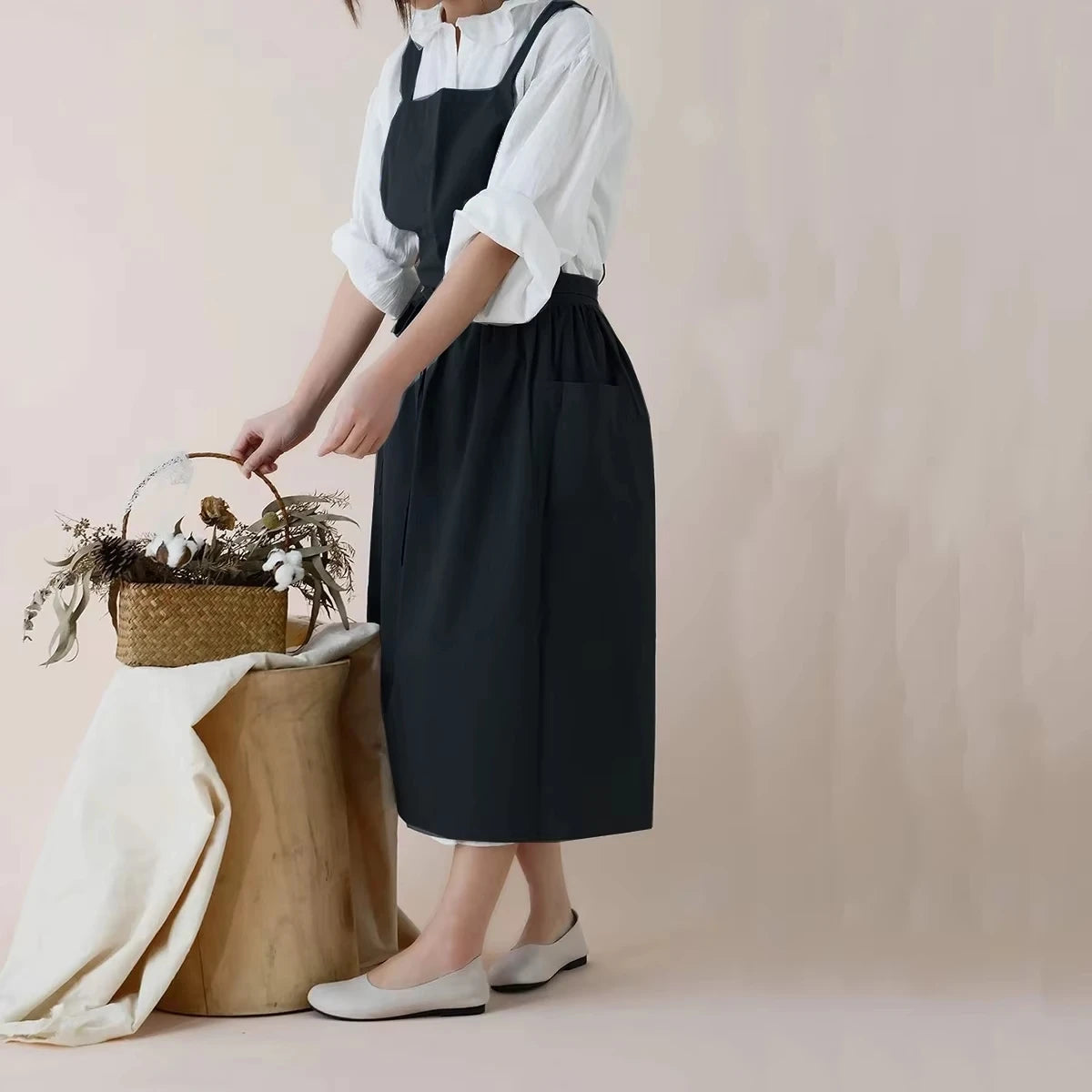 Waterproof Women Girls Vintage Apron Adjustable Gardening Works Cross Back Cotton/Linen Blend Aprons Pinafore Dress
