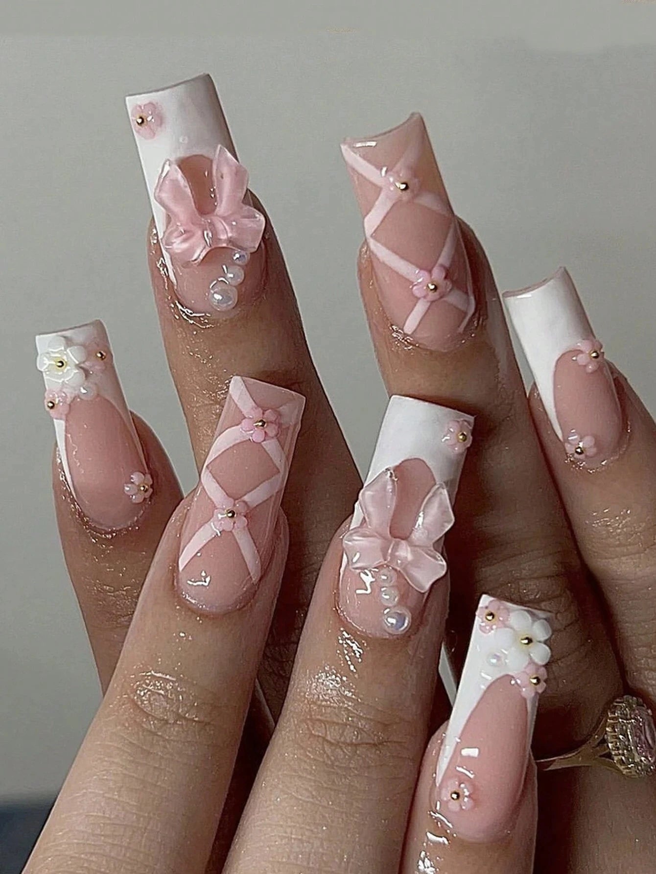 24 pcs short square French simple flower nails +1 nail glue +1 nail file