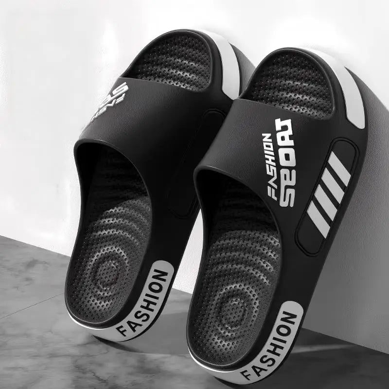 Pantuflas de lujo para hombre, pantuflas Eva de talla grande diseñadas profesionalmente, sandalias de pareja de estudiantes de moda, pantuflas antideslizantes para mujer para usar al aire libre en verano