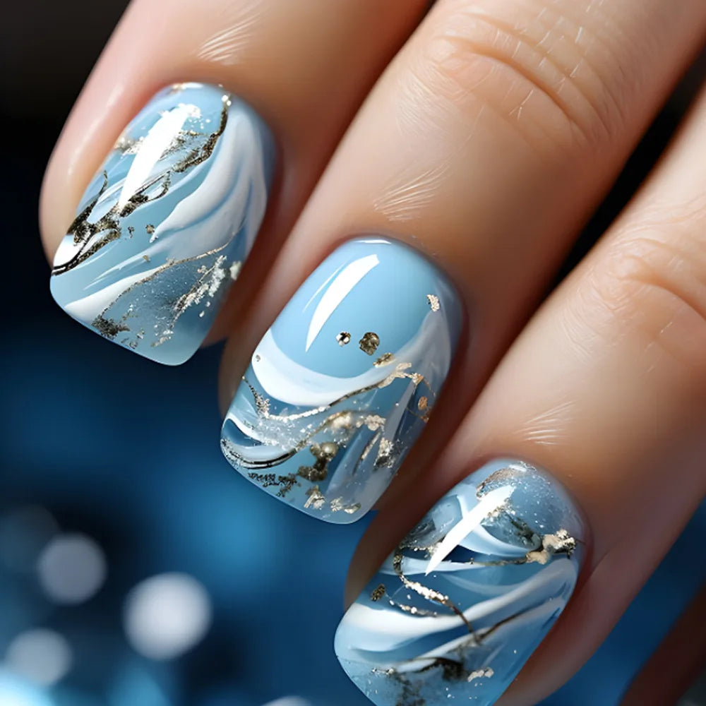 Uñas francesas azules