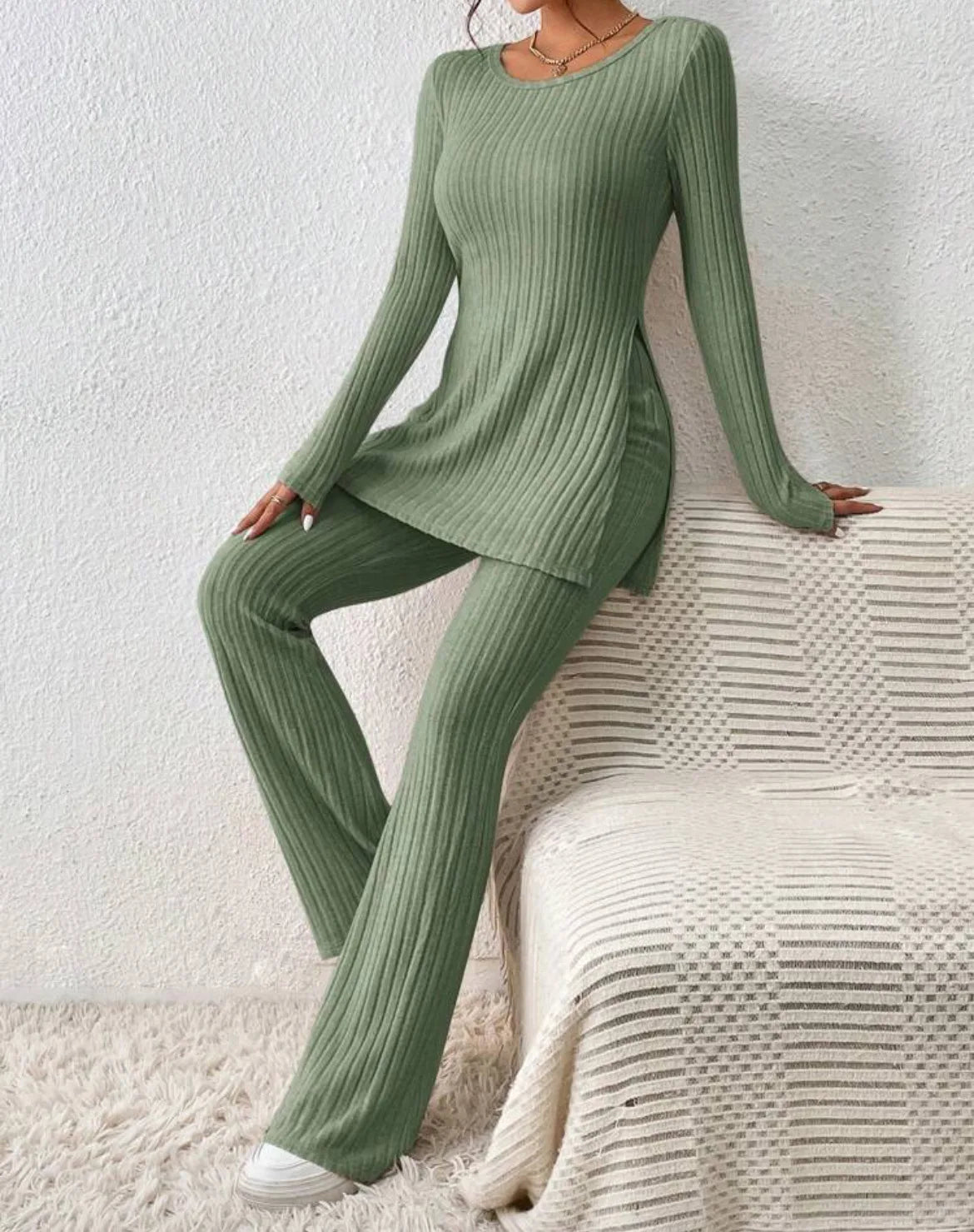 Ropa de Mujer Otoño Invierno Nuevo Estilo Color Sólido Sexy Casual Manga Larga Cuello Redondo Rajado Moda Temperamento Conjunto de Dos Piezas