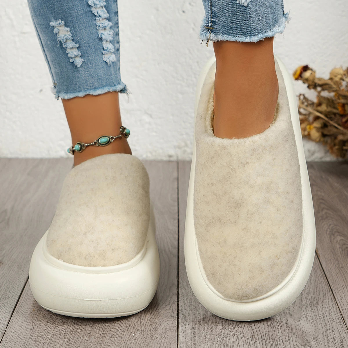 Chaussons d'hiver pour femmes, couleur unie, décontractés, confortables, antidérapants, chauds, en peluche, couvre-orteils, pantoufles à enfiler pour la maison