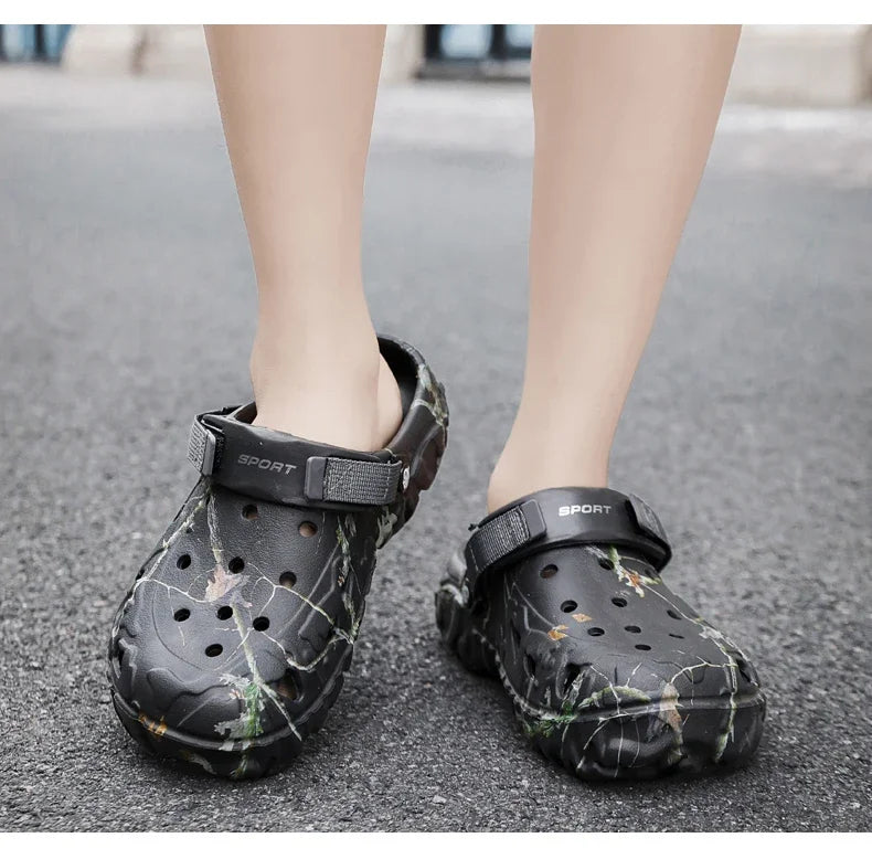 2025Men Slippers High Quality Classic Outdoor Anti-Slip Garden Shoes Lightweight Fashion Casual Sandals Sandals for Men Platform