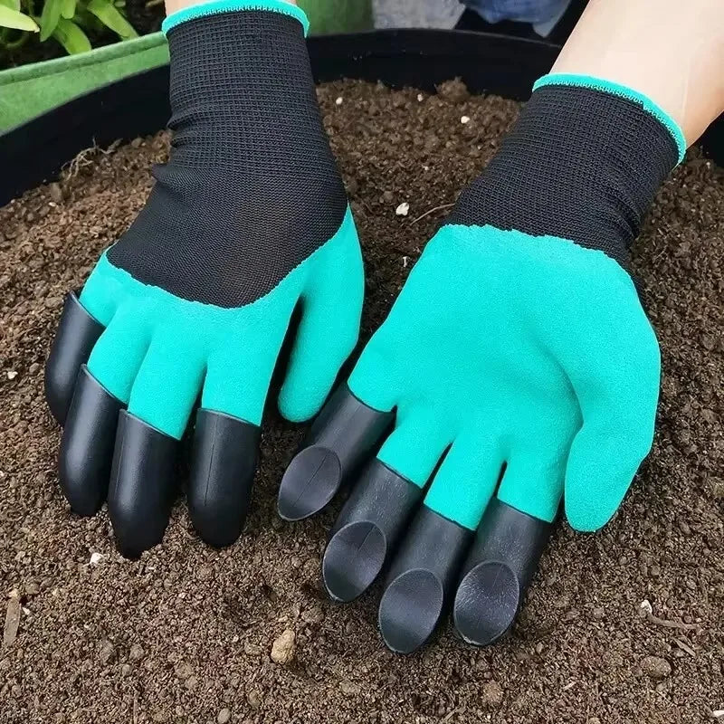 Clawed gardening gloves, used for digging, planting flowers and vegetables, hand washed outdoor gardening tools