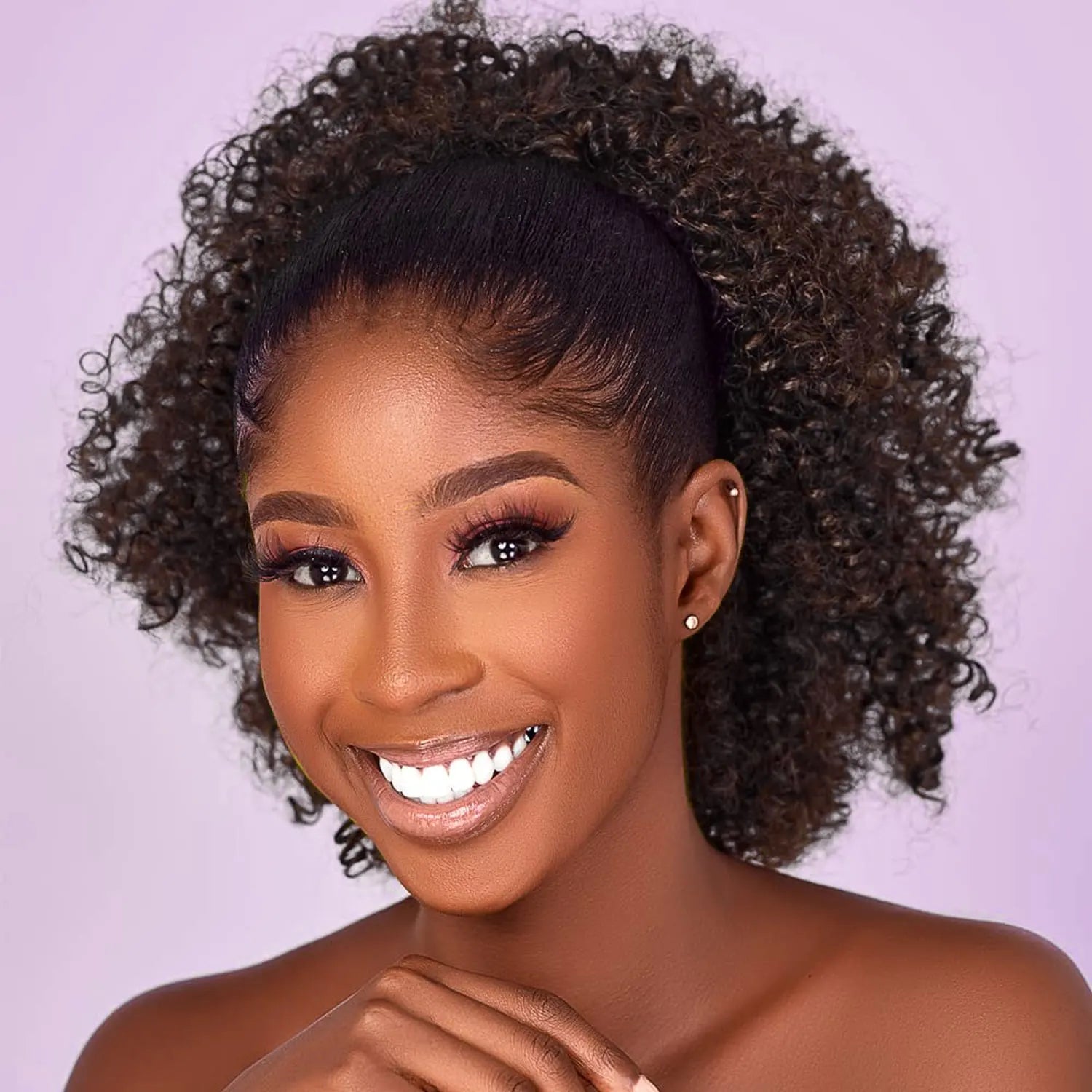 Afro Puff Crépu Bouclé Queue de Cheval à Cordon Extension Chignon pour Femmes Noires Perruque Courte Synthétique Afro Crépu Bouclé Postiche Cheveux Afro
