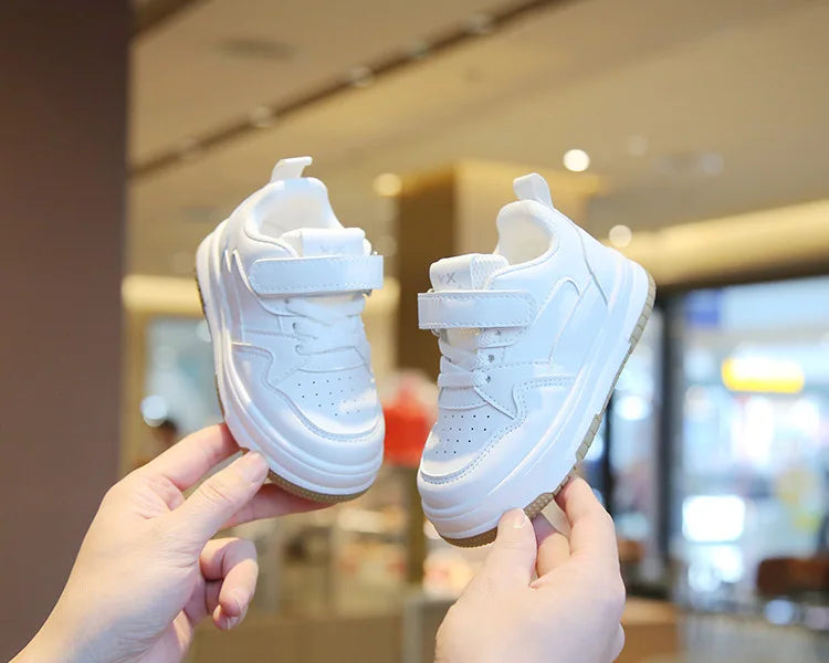 Children's White Shoes Spring and Autumn Kid's Sports Shoes Anti slip Lightweight Boys Board Shoes Soft Sole Baby Casual Shoes